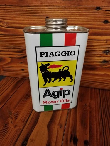 Vintage style quart - style, oil